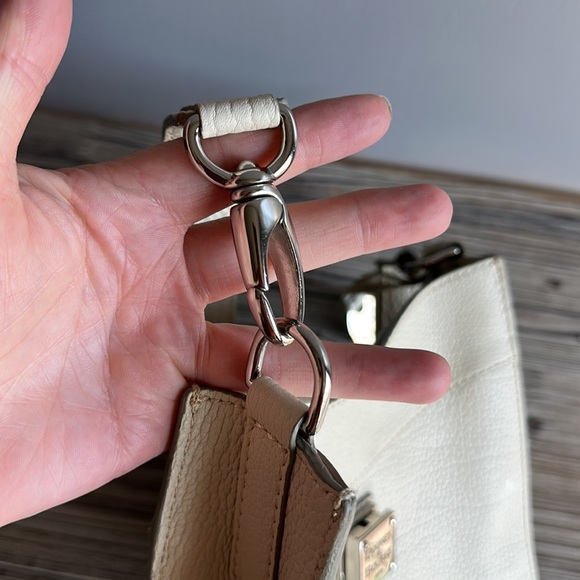 Dooney & Bourke shoulder bag great condition - Picture 14 of 14